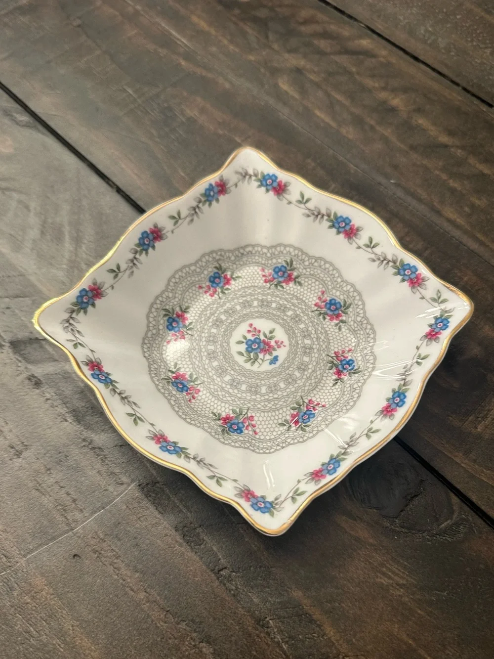 Vintage Tuscan Honiton Lace Trinket Dish Fine English Bone China